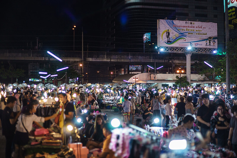 Mercato notturno a Bangkok