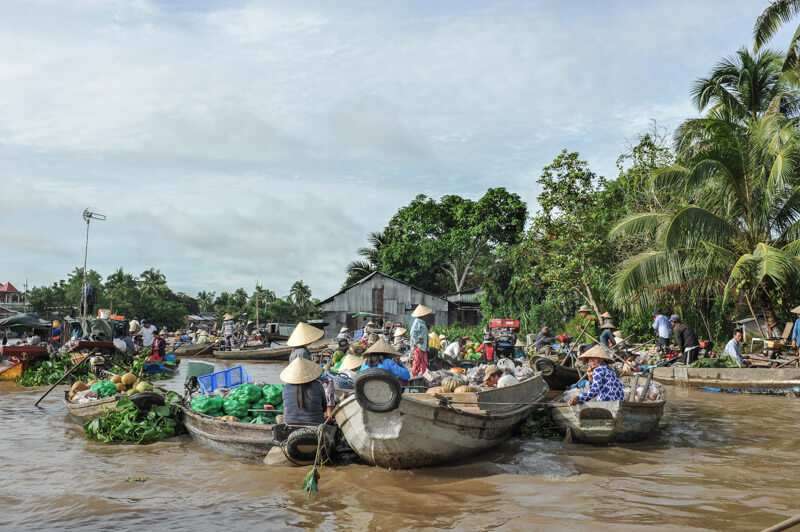 Mercato galleggiante sul delta del Mekong